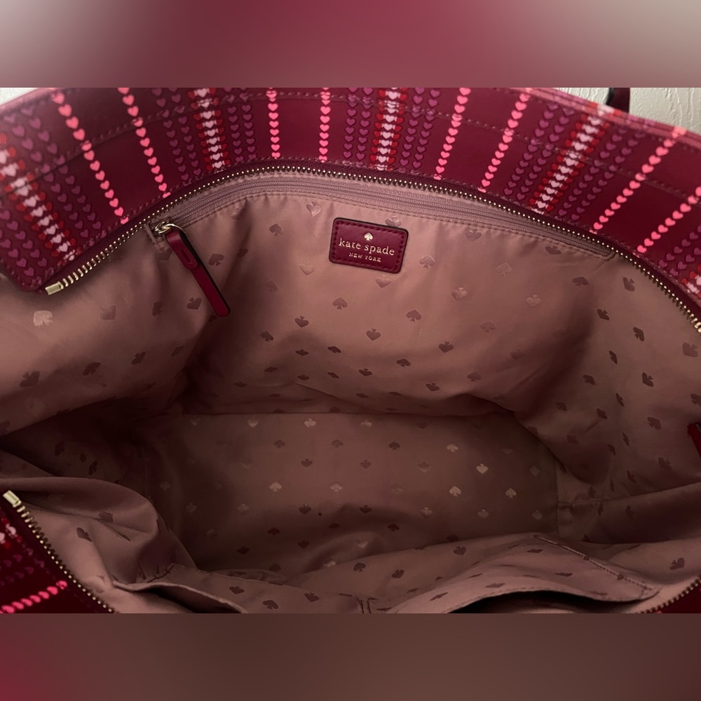 Kate Spade ECU Margareta Cranberry Heart X-large Tote - Picture 13 of 16